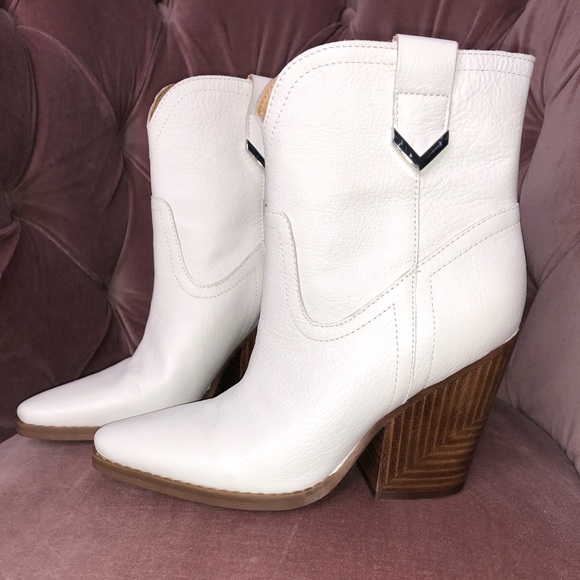 kendall kylie white boots